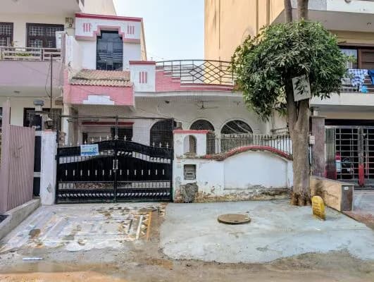 2 BHK Flat in Sector 2, Gurgaon